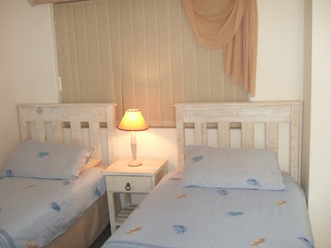 Ground floor, 2 bedroom, 1 bathroom, open kitchen/lounge, balcony with braai - no seaview